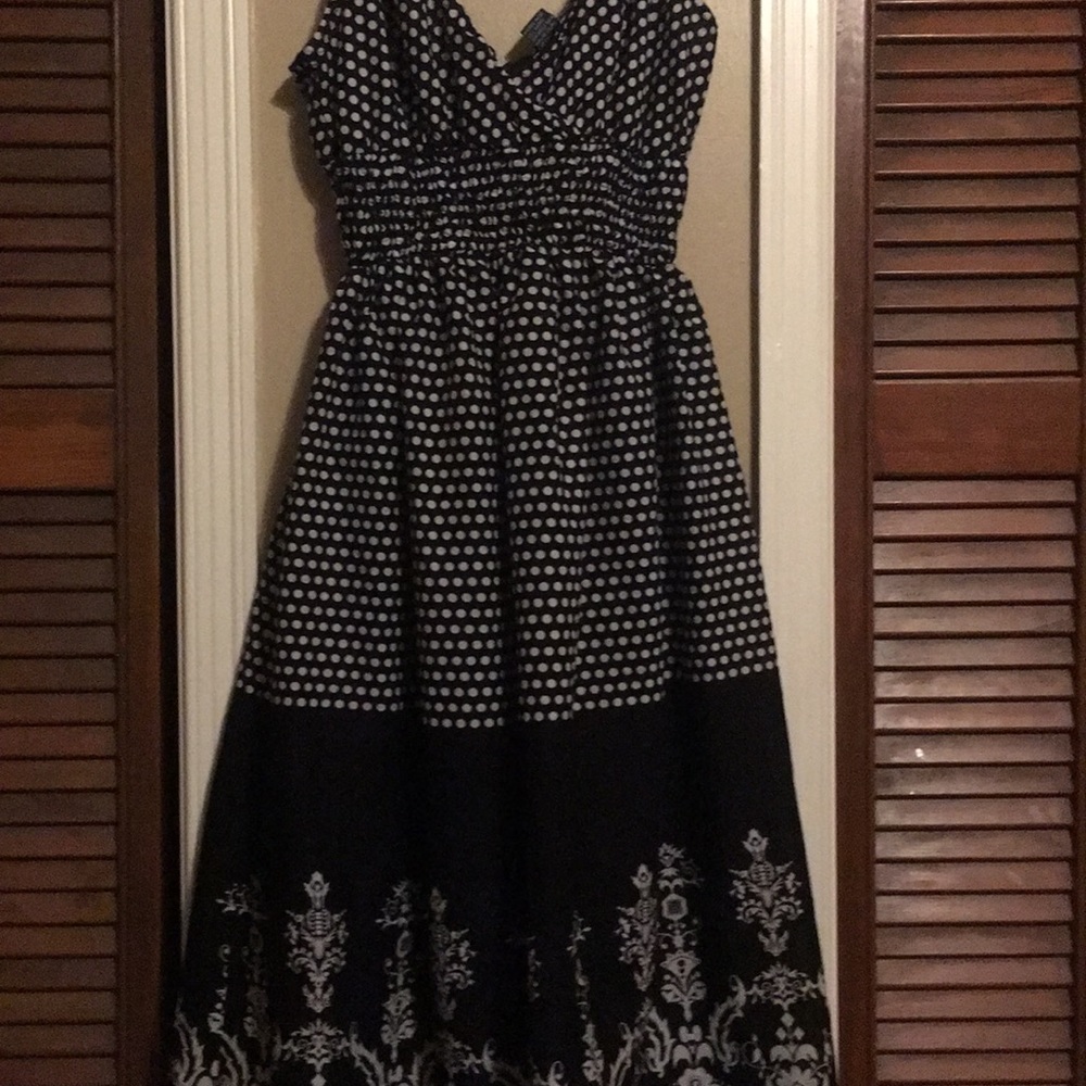 Dress - Picture 2 of 2